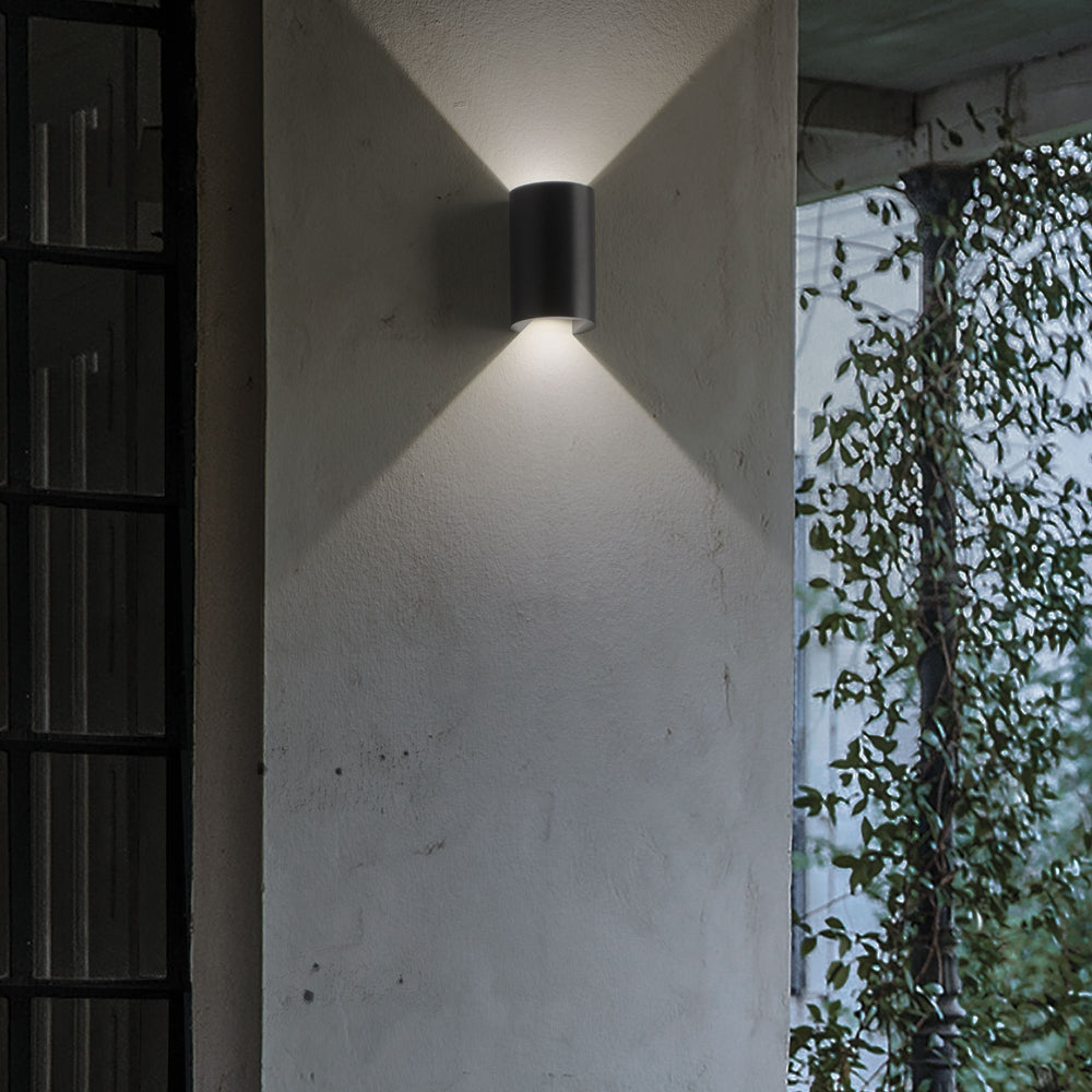 Schwarze LED-Außenwandleuchte mit Doppelabstrahlung aus Aluminium