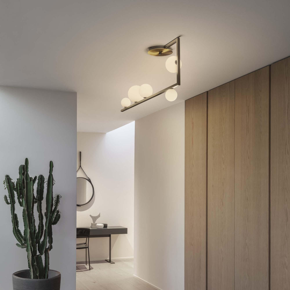 Plafoniera design per interno nera ottone 5 diffusori vetro bianco