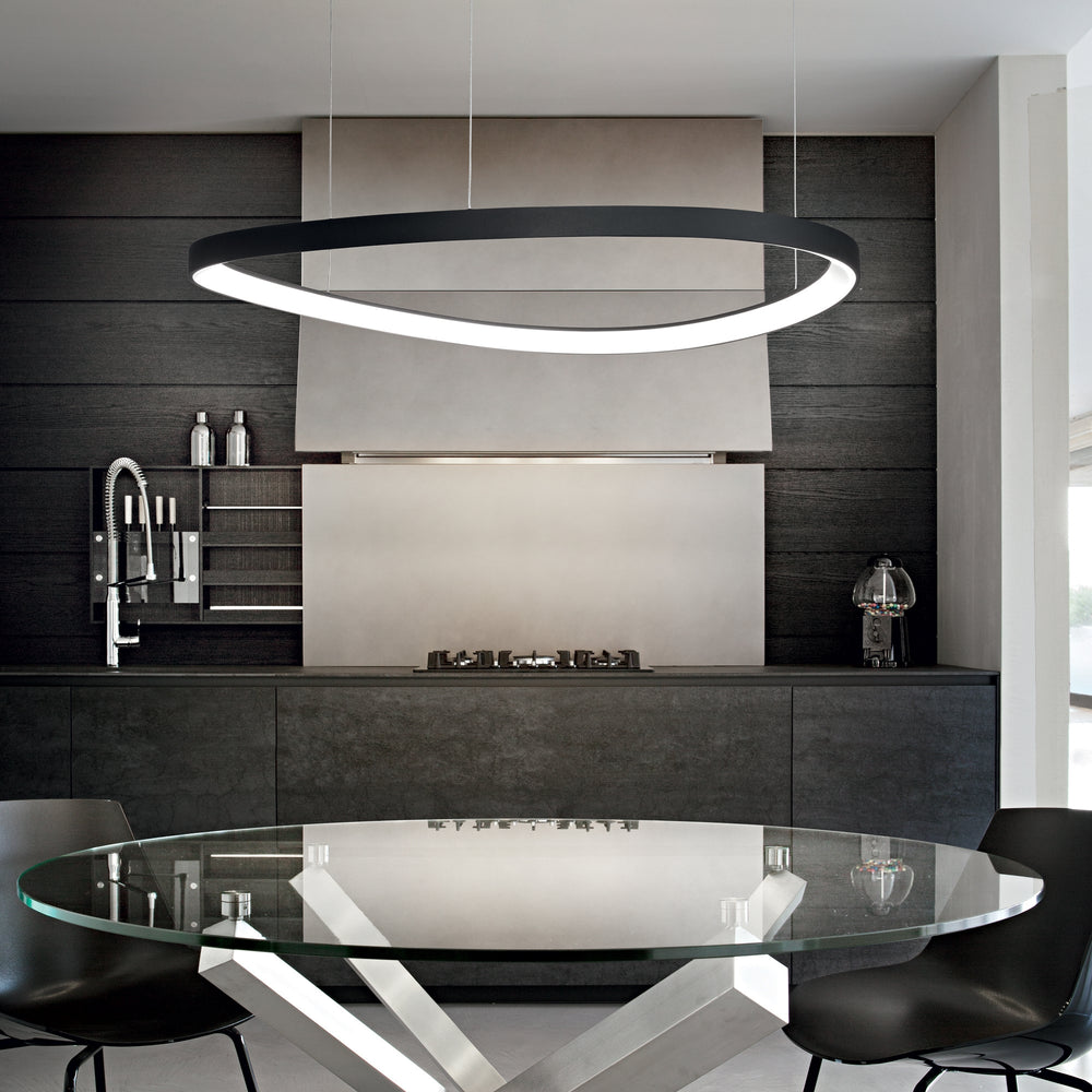 Sospensione in metallo nera con led per ambienti moderni