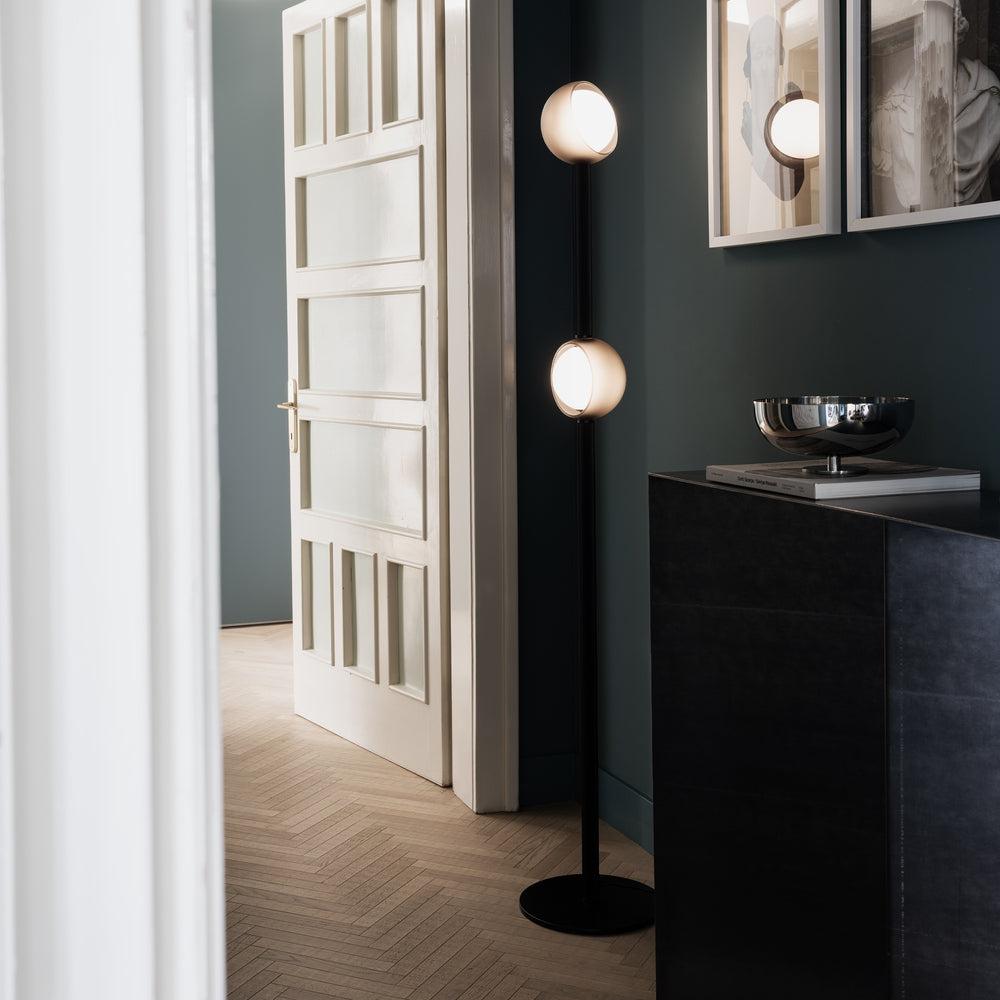 Piantana colore nero in metallo con 2 luci led 3000K