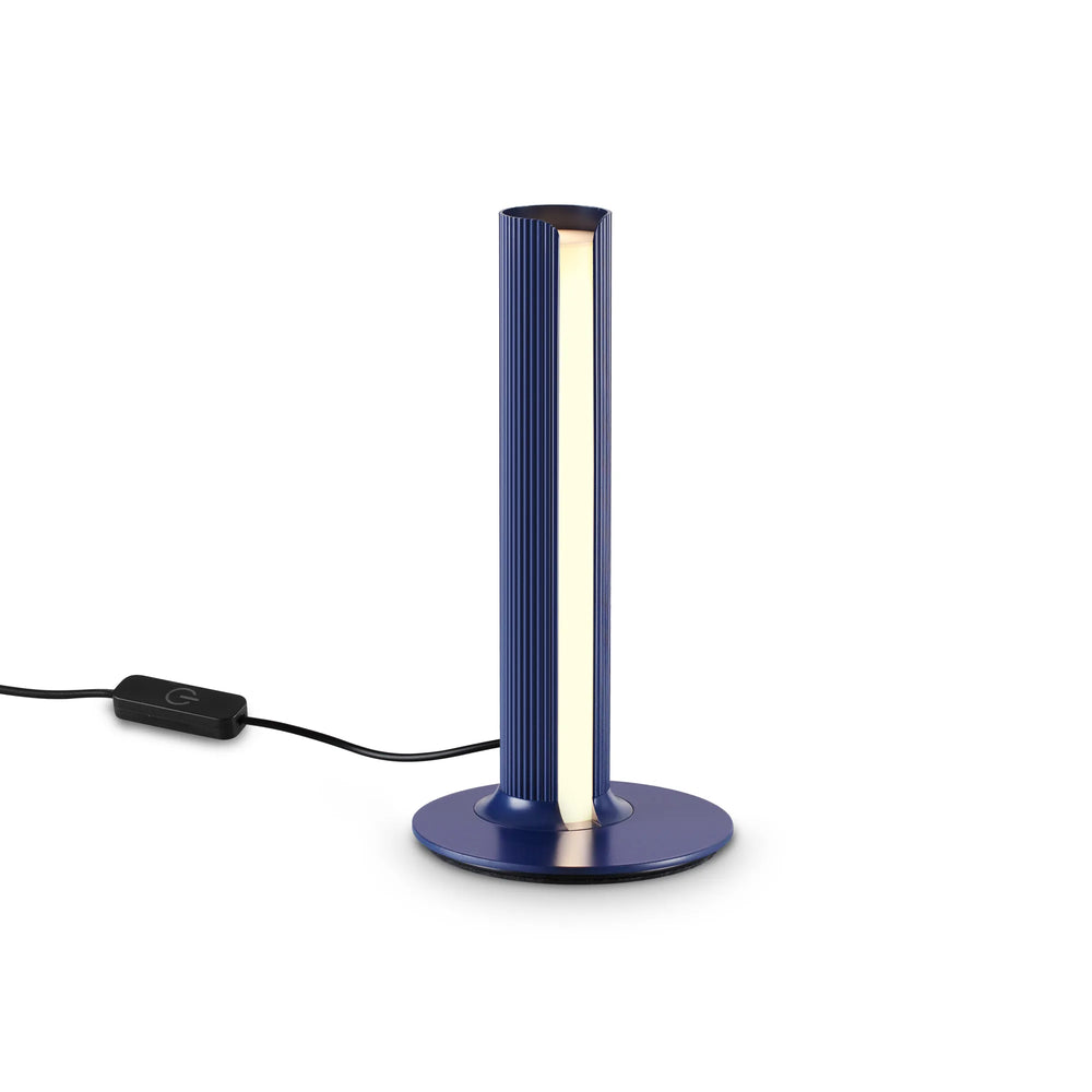 Lampada da tavolo led moderna a forma di cilindro