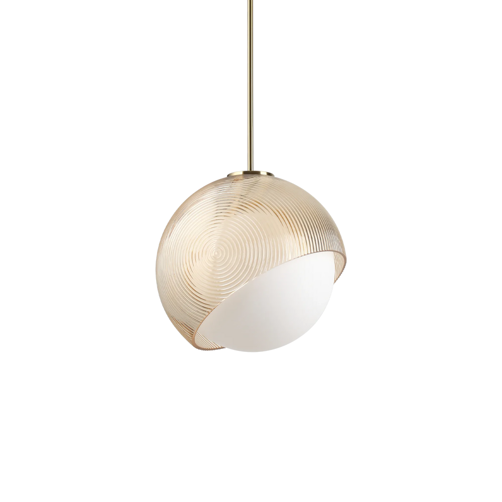 Lampada sospensione colore ottone e diffusore in vetro bianco