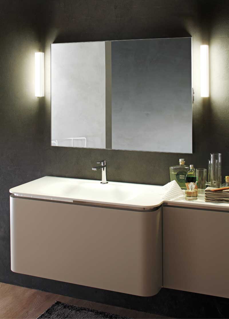 Applique linea light Kioo da specchio per bagno moderno