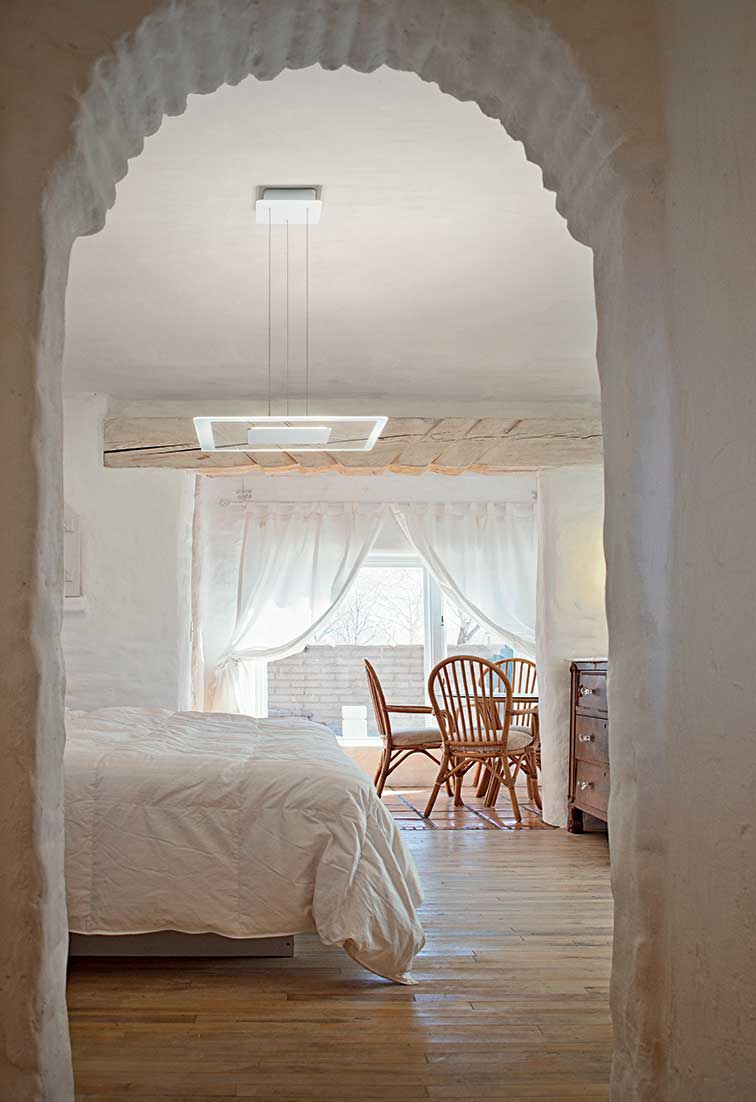 Linea light aruba lampadario moderno per salotto o camera da letto