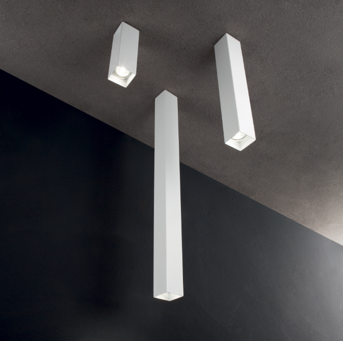 Plafoniera moderna quadrata in metallo nero ottone o bianco