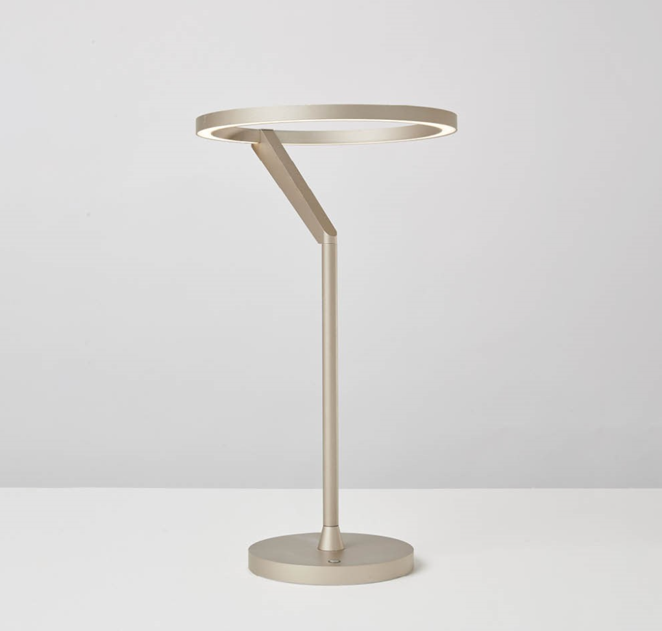 Sandfarbene IP20-Tischleuchte aus Aluminium mit 15-W-LED-Technologie
