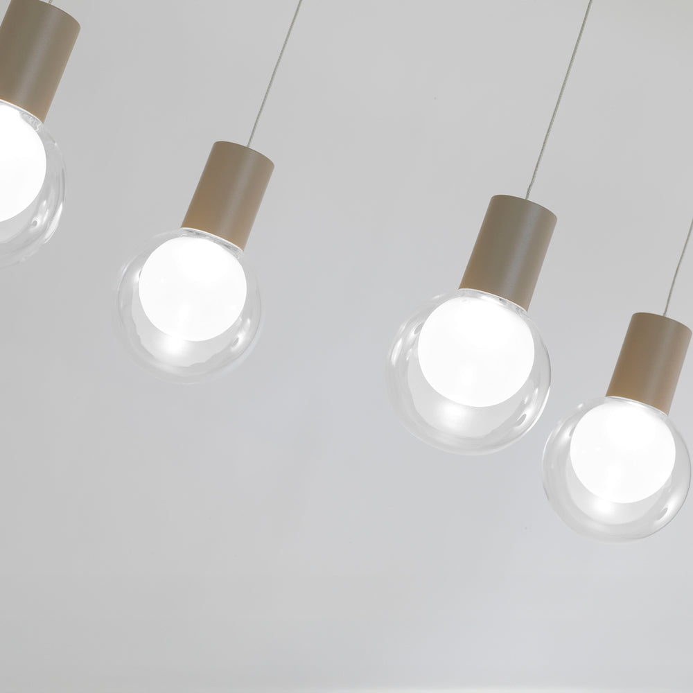 Lineare Pendelleuchte für die Küche mit 7 LED-Leuchten und champagnerfarbener Struktur
