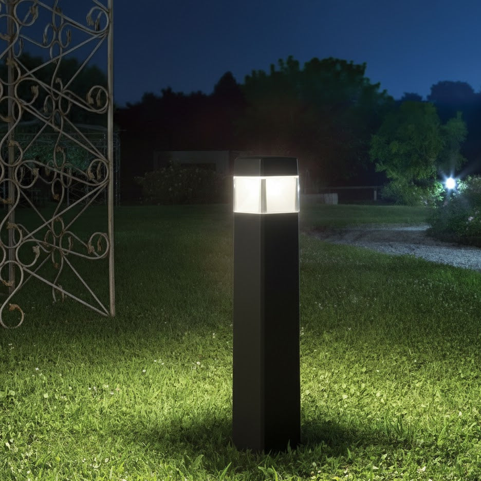 Lampione da giardino moderno nero