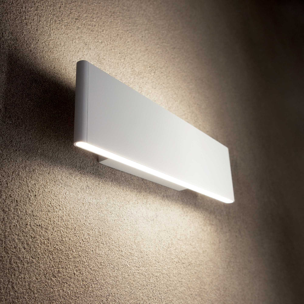 Applique led alluminio opaco bianco o nero  lampada parete moderna