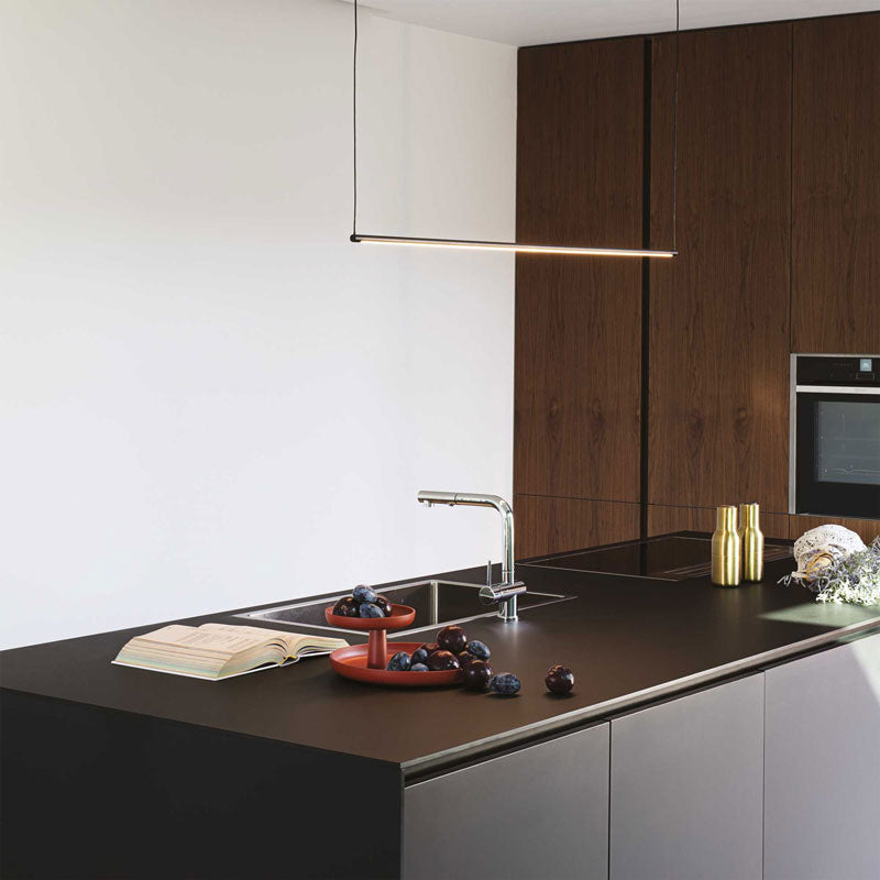 Lampadario moderno lineare per cucina soggiorno alluminio nero bianco